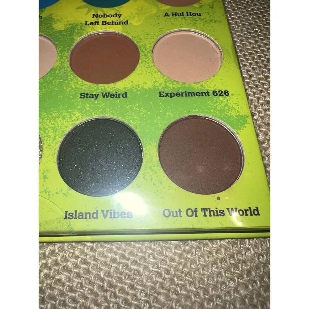 Disney's Stitch 12 Eyeshadow Palette - Lilo & Stitch